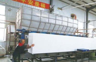 ���±���